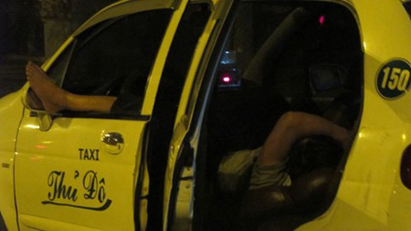 “Kiều nữ bóng đêm” ám ảnh tài xế taxi Hà Nội